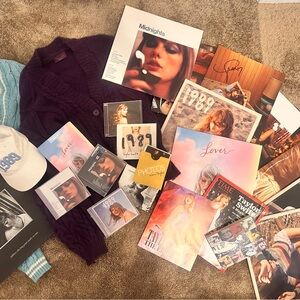 Taylor Swift Merch Bundle!!